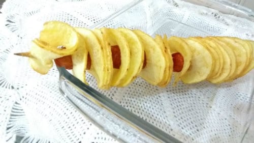 batata espiral com salsicha hot dog de batata espiral